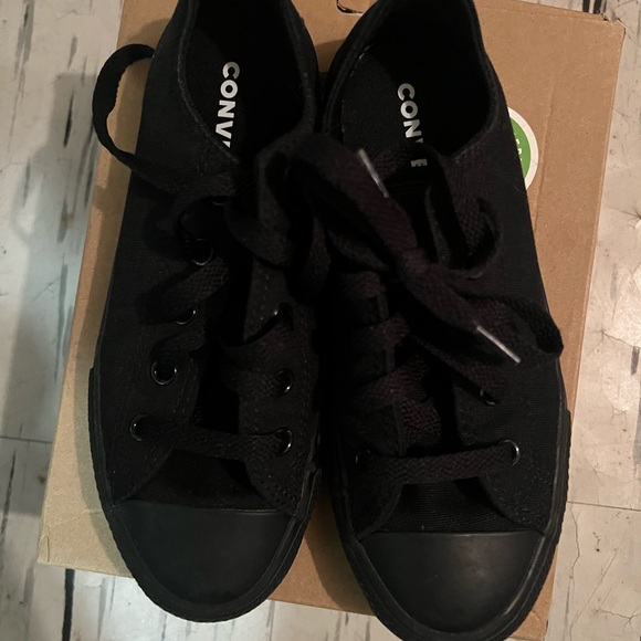 Converse - Picture 2 of 7